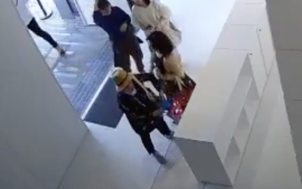 ミャクミャク盗難犯人
