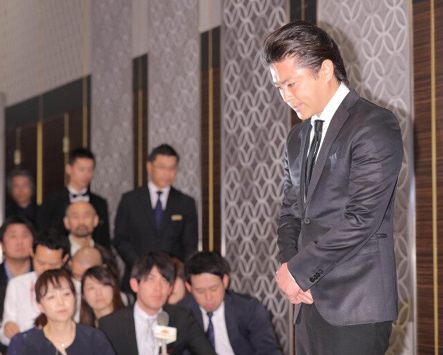 山口達也が猥褻行為で記者会見
